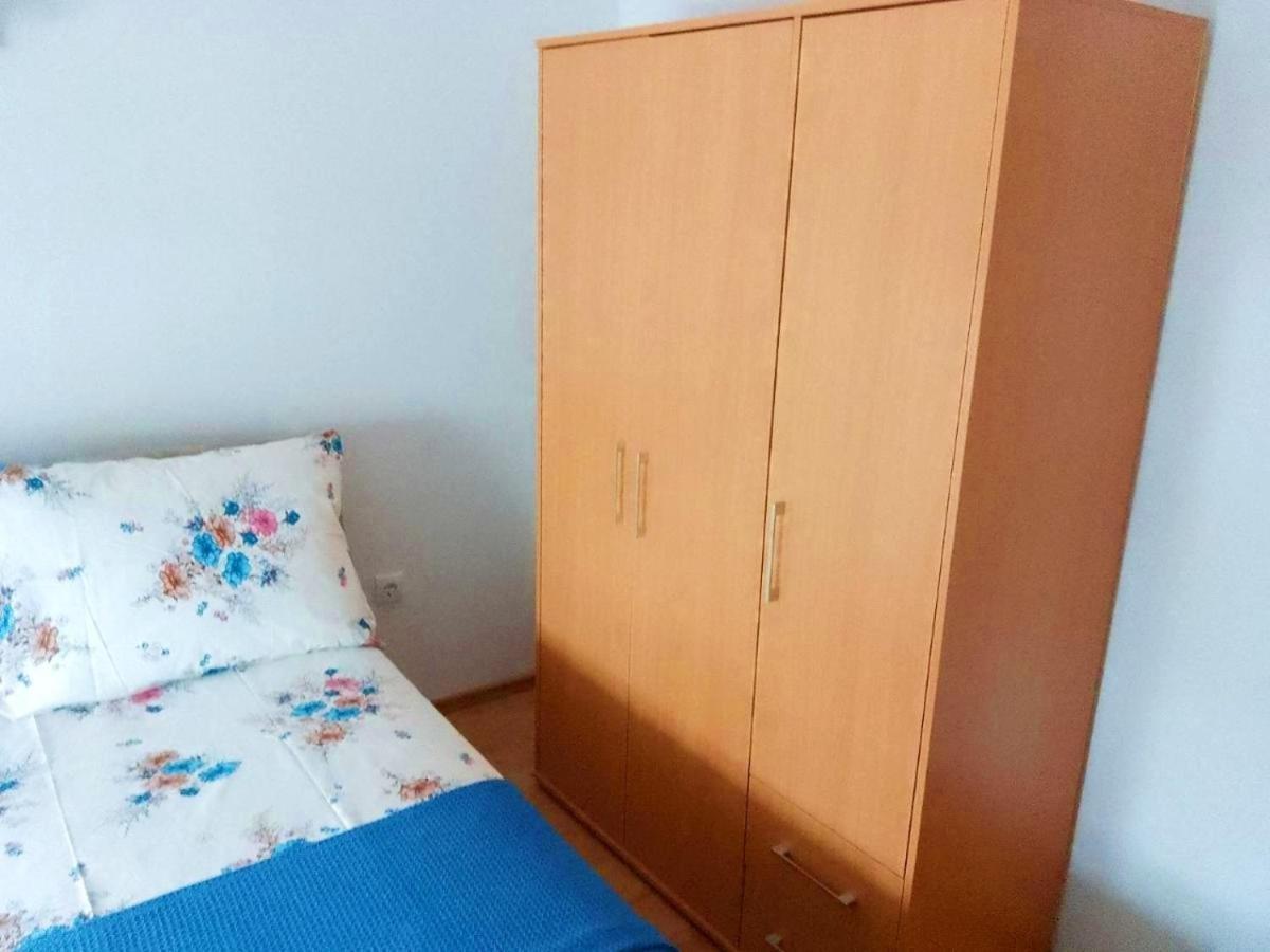 Apartman Josipa Peroj Exterior foto
