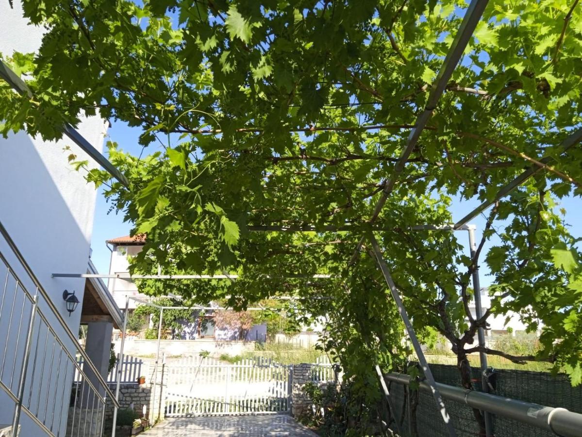 Apartman Josipa Peroj Exterior foto
